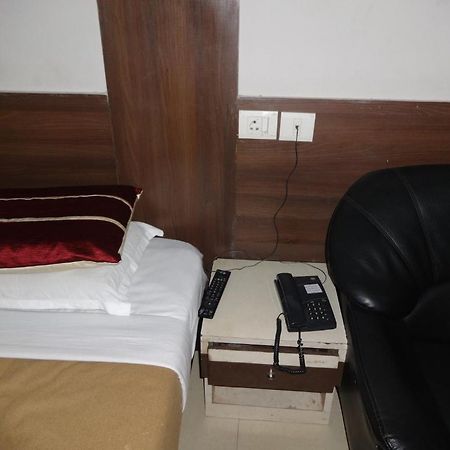 בובנשוואר Hotel Miland Palace מראה חיצוני תמונה