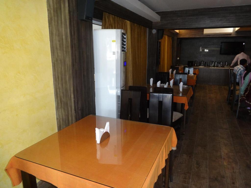 בובנשוואר Hotel Miland Palace מראה חיצוני תמונה